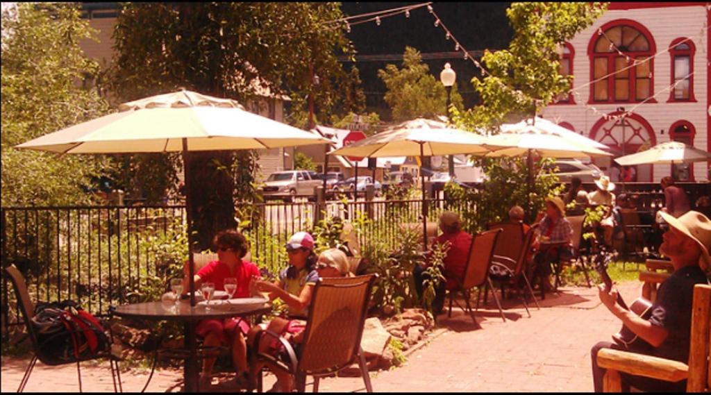 The Forest Queen Hotel 마운트크레스티드부트 외부 사진
